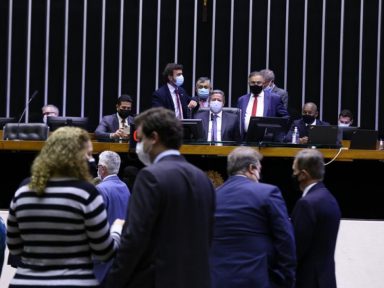 Bolsonaro veta integralmente projeto democrático das federações partidárias. Congresso pode derrubar
