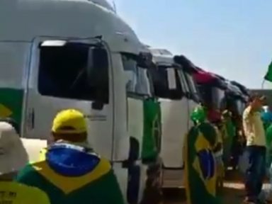 Três empresas bancam caminhões para arruaças de bolsonaristas em Brasília