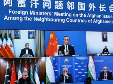 China envia 3 milhões de vacinas e ajuda alimentar ao Afeganistão