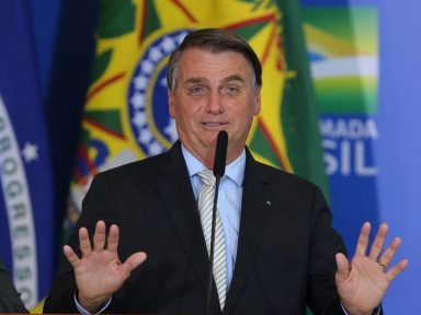 Bolsonaro manda povo tomar banho frio
