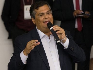 Flávio Dino desmente governo sobre diesel: “só bandido culpa os governadores pela alta”