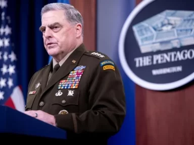 Chefe do Estado-Maior preveniu Pentágono a recusar ordens bélicas de Trump após invasão do Capitólio