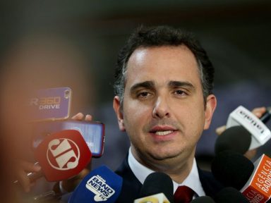 Pacheco detona ameaça de Bolsonaro: “não cabe à empresa privada atuar na eleição”