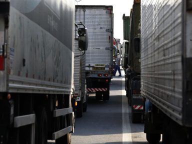 Combustível em alta encarece frete