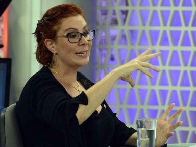 Bolsonarista Carla Zambelli desacata o Exército em vídeo golpista