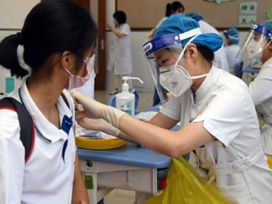 91% dos chineses de 12 a 17 anos já receberam duas doses da vacina contra Covid