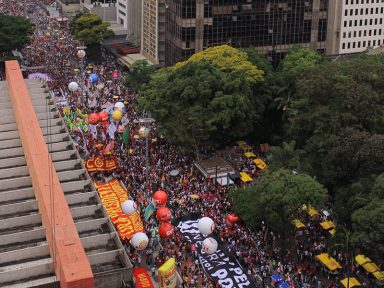 Protesto na Paulista amplia unidade contra Bolsonaro e fortalece a democracia