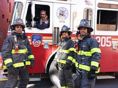 Nove bombeiros de Nova Iorque são suspensos por agressões racistas