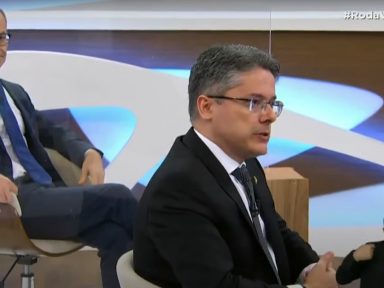 “Gravidade dos crimes de Bolsonaro é maior que qualquer divergência na CPI”, afirma Alessandro Vieira