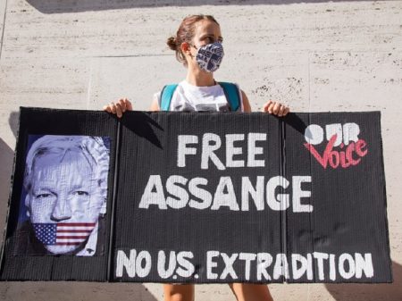 ‘Tribunal Belmarsh’ exige que Assange não seja extraditado aos EUA
