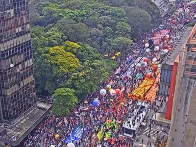 Manifestantes já ocupam 8 quarteirões da Paulista contra Bolsonaro