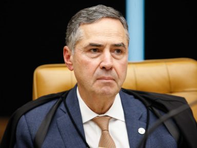 Ministro do STF envia à PGR ação sobre mentiras de Bolsonaro contra as vacinas