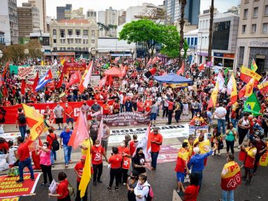 Milhares de pessoas participam do ato Fora Bolsonaro em Campinas