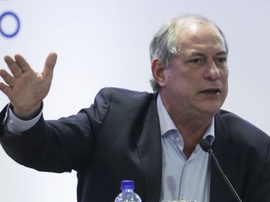 Ciro: “política absurda de preços de Bolsonaro e Guedes é crime contra a Petrobrás”