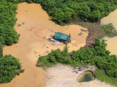 Crianças Yanomami são mortas após serem sugadas por máquina do garimpo ilegal