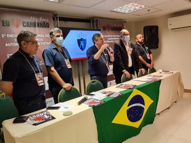 Caminhoneiros aprovam greve a partir de 1º de novembro contra aumento dos combustíveis