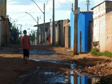 Bolsonaro autoriza corte na luz dos mais pobres