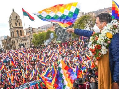 Bolivianos tomam as ruas em apoio ao governo Arce e repúdio a lockout