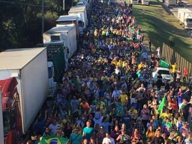Debate na Câmara: governo bajula múltis, sabota Petrobrás e esfola caminhoneiros