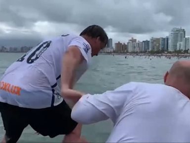 Entre mergulhos, Bolsonaro confessa sua incompetência: “o país está quebrado”, disse ele
