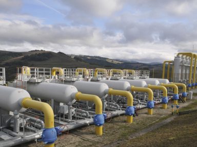 Merkel diz que Rússia cumpre contratos e não tem culpa por escassez do gás na Europa