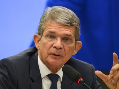 Governo insiste no aumento dos combustíveis