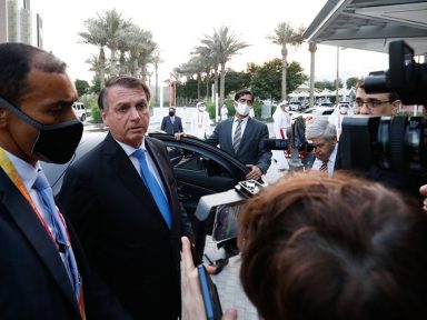 Bolsonaro chega a Dubai. Na bagagem, mais mentiras