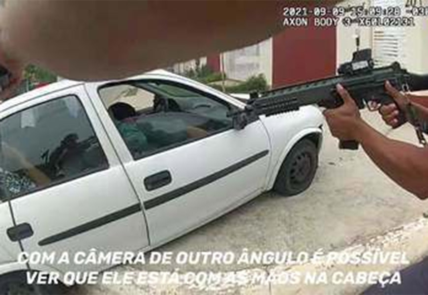 Câmeras corporais de PMs registram conversa com homem que roubou arma e  atirou em policiais: 'Não vou correr', São Paulo