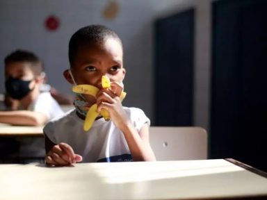 Professores relatam crise de fome nas escolas: “Minha aluna desmaiou em sala de aula”