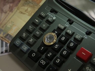 Número de famílias endividadas é recorde