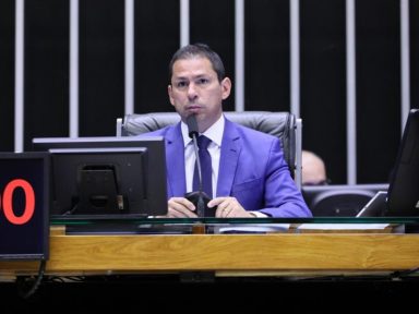 “Bolsonaro esfacelou o PSL e quer fazer o mesmo com o PL”, afirma vice-presidente da Câmara