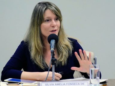 Governo demite delegada da PF por encaminhar extradição de blogueiro criminoso