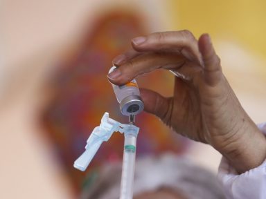“Proibir demissão de quem não se vacina contraria esforço coletivo no combate à pandemia”