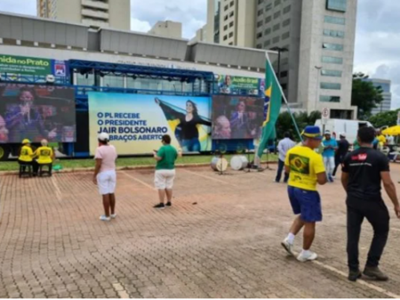 Governo esperava multidão na filiação de Bolsonaro ao PL. Não apareceu ninguém