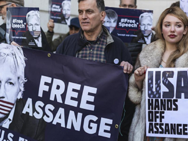 Tribunal vassalo inglês cede a Biden a extradição do jornalista Assange