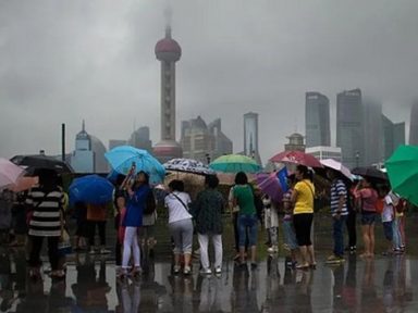 Universidade chinesa cria “chuva artificial” e reduz poluição no ar em meio a grande evento