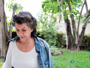 Chile: Isabel Parra se une a mais de mil intelectuais contra candidato pinochetista Kast