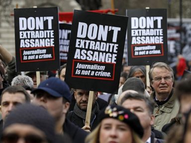 Defesa apela contra decisão da Corte inglesa de extraditar Assange