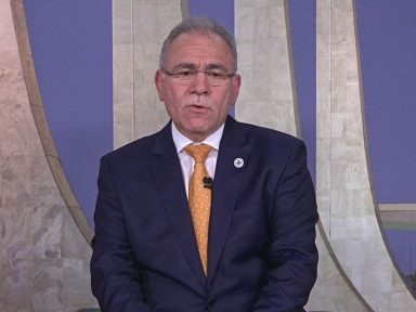 Órgão do Ministério da Saúde desmente Queiroga e orienta vacinação de crianças