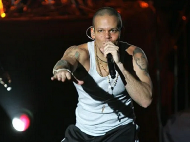 Vocalista da banda Calle 13 rechaça Kast: “Chile de Neruda não pode aceitar outro Pinochet”