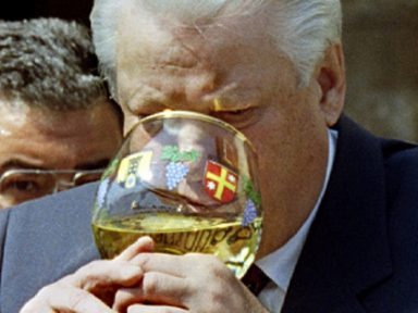 Putin declara que governo Yeltsin fervilhava de agentes da CIA