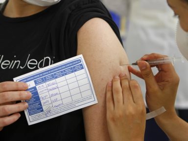10 dias após determinação do STF, governo publica portaria sobre passaporte da vacina