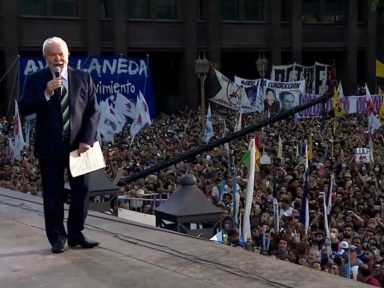 Lula visita a Argentina e discursa na Plaza de Mayo