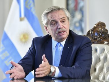 Presidente argentino diz que acordo com FMI exclui “arrocho e ataque a direitos”