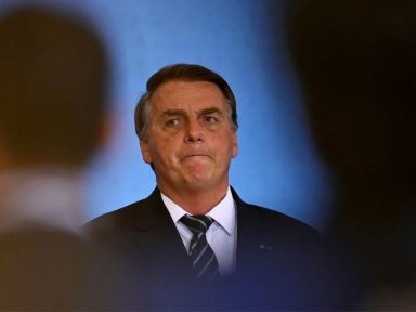Bolsonaro foge de depoimento à PF e Moraes rejeita recurso da AGU