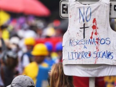Milicianos já executaram seis chacinas na  Colômbia neste mês