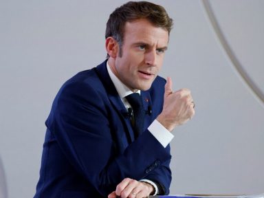Macron: “não vacinados põem em perigo e limitam liberdade de demais franceses”