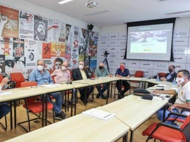 Espanhóis dizem a Lula que é “mentira” desenvolver um país “reduzindo salários”