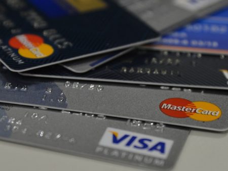 Juro do cartão de crédito dispara e chega a 349,6%