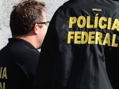 Bolsonaro volta atrás e diz que reajuste previsto para policiais está suspenso